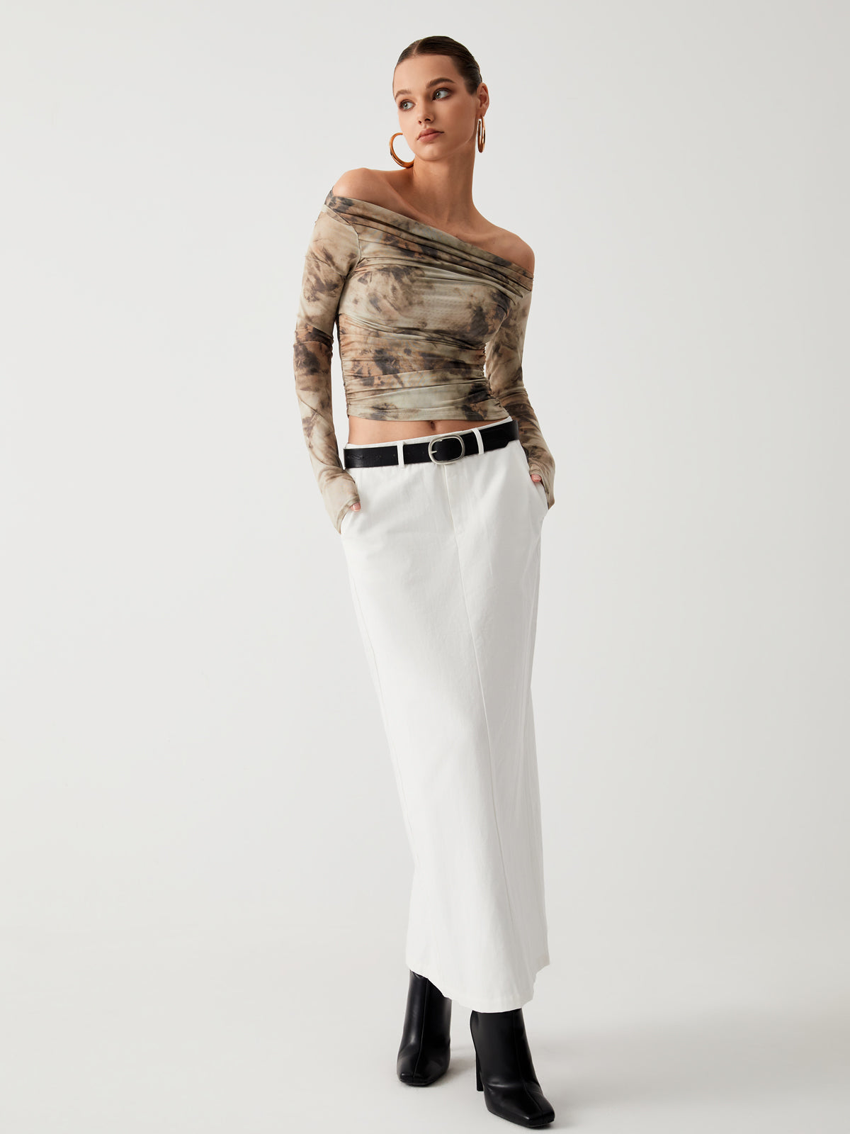 Cloud Kiss Off-Shoulder Long Sleeve Crop Top