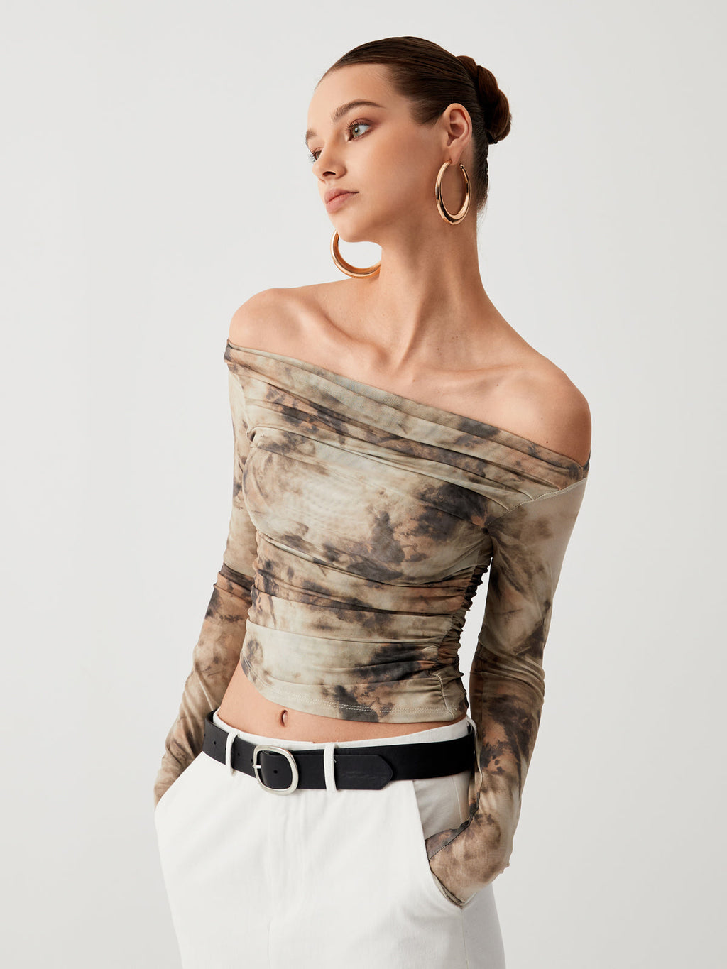 Cloud Kiss Off-Shoulder Long Sleeve Crop Top