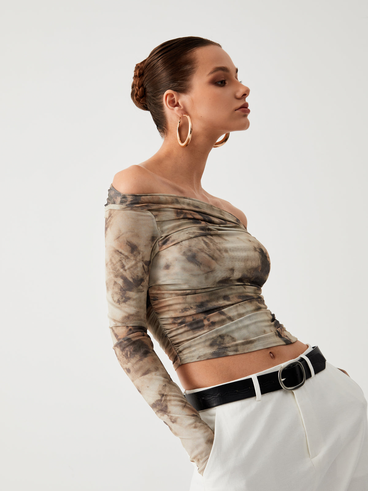 Cloud Kiss Off-Shoulder Long Sleeve Crop Top