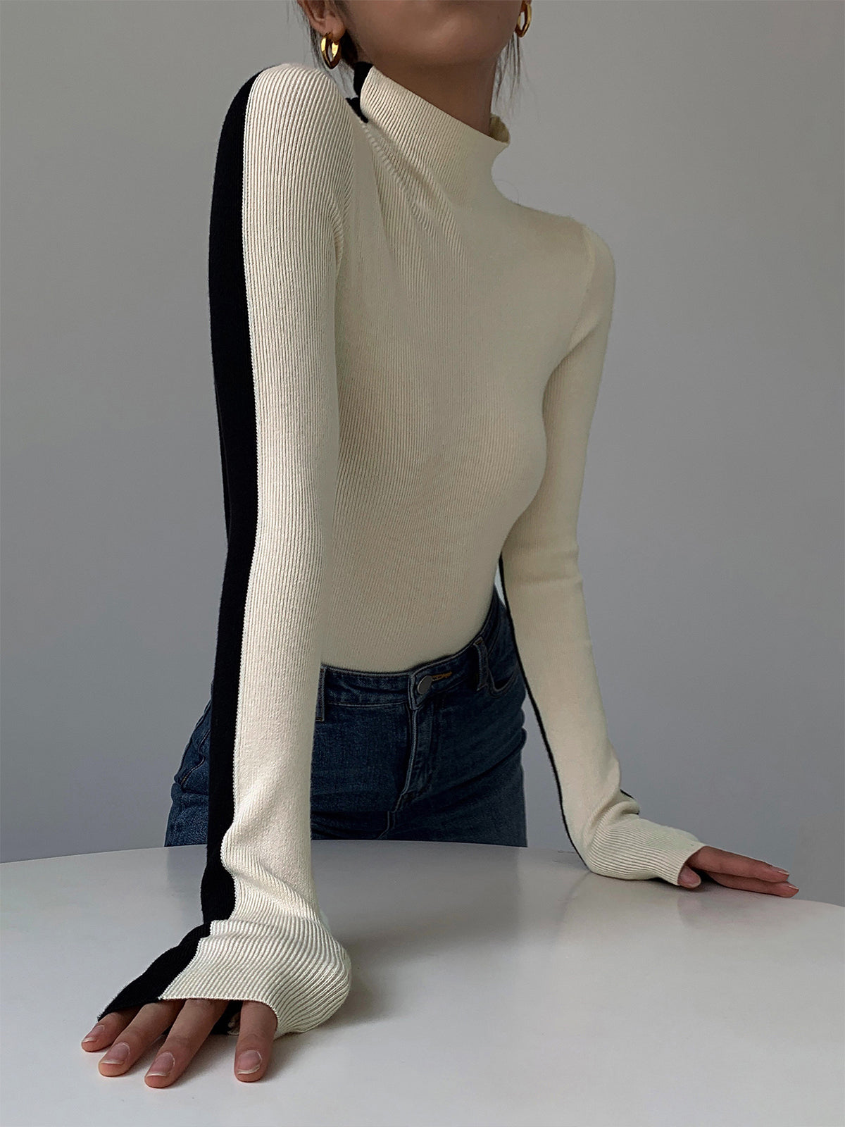 Eva Two Tone Chic Long Sleeve Knit Top