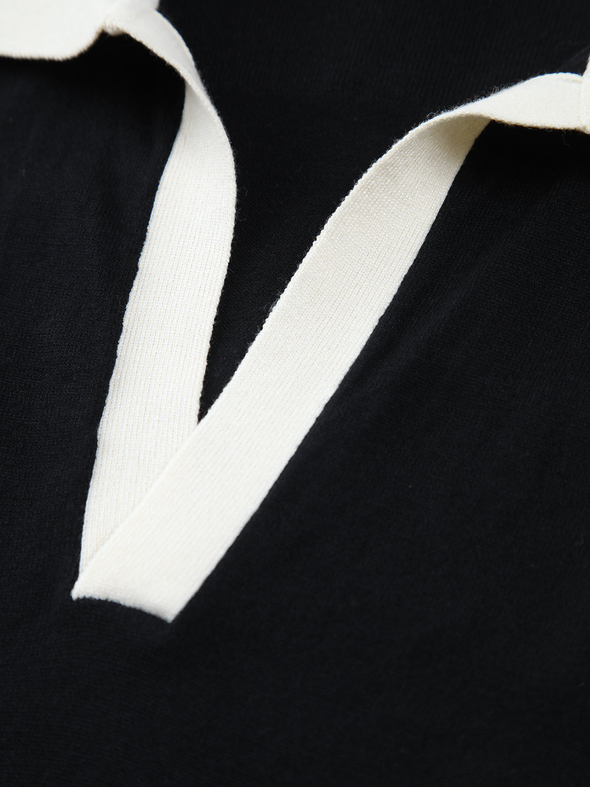 Classy Couture Contrast V-Neck Knit Sweater Vest