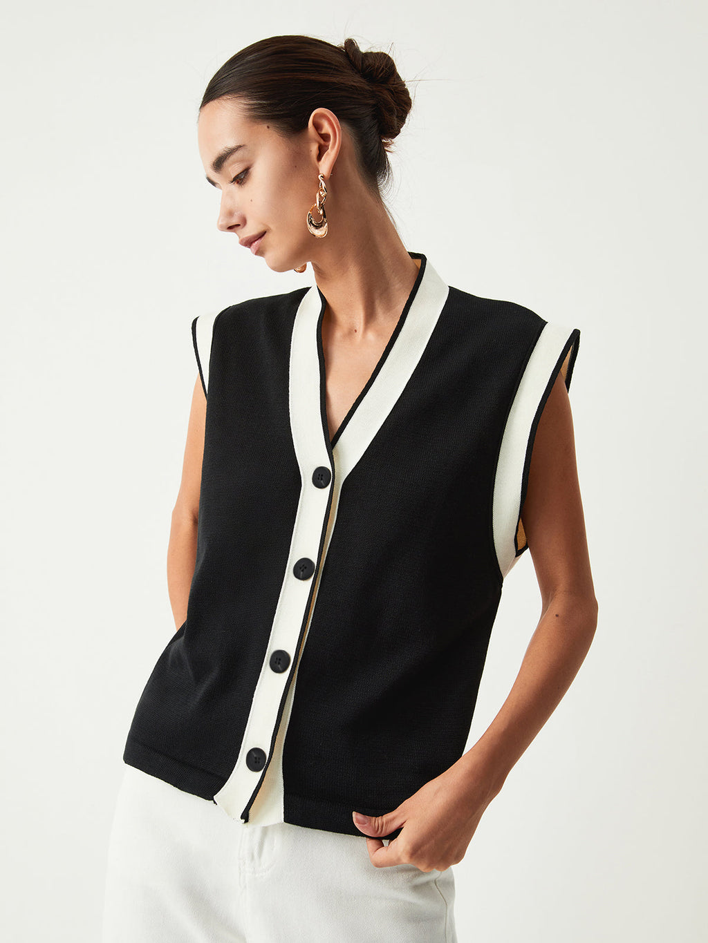 Vera Contrast Trim Sweater Vest