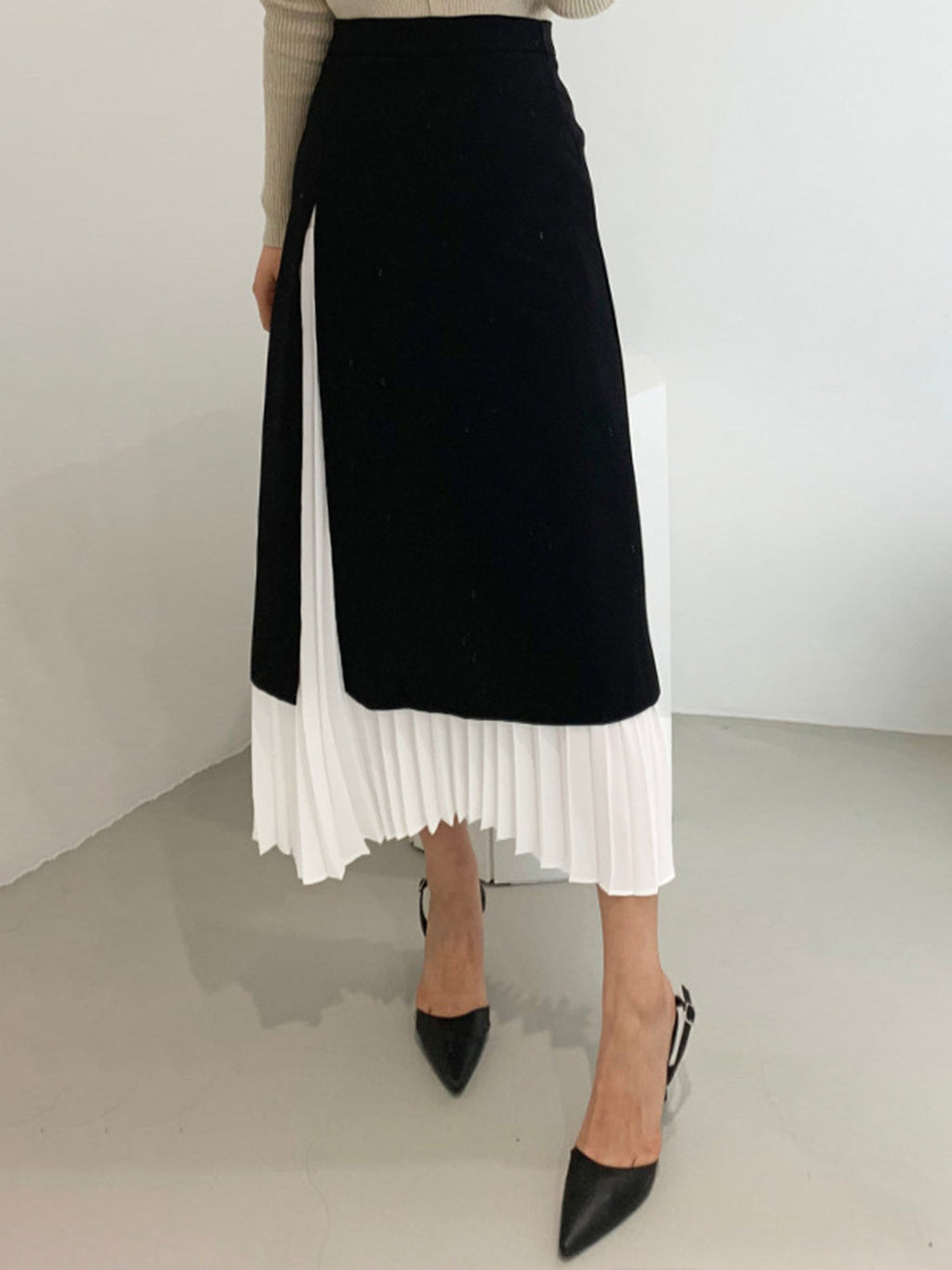 Contrast Hour Two-Tone Pleated Long Skirt