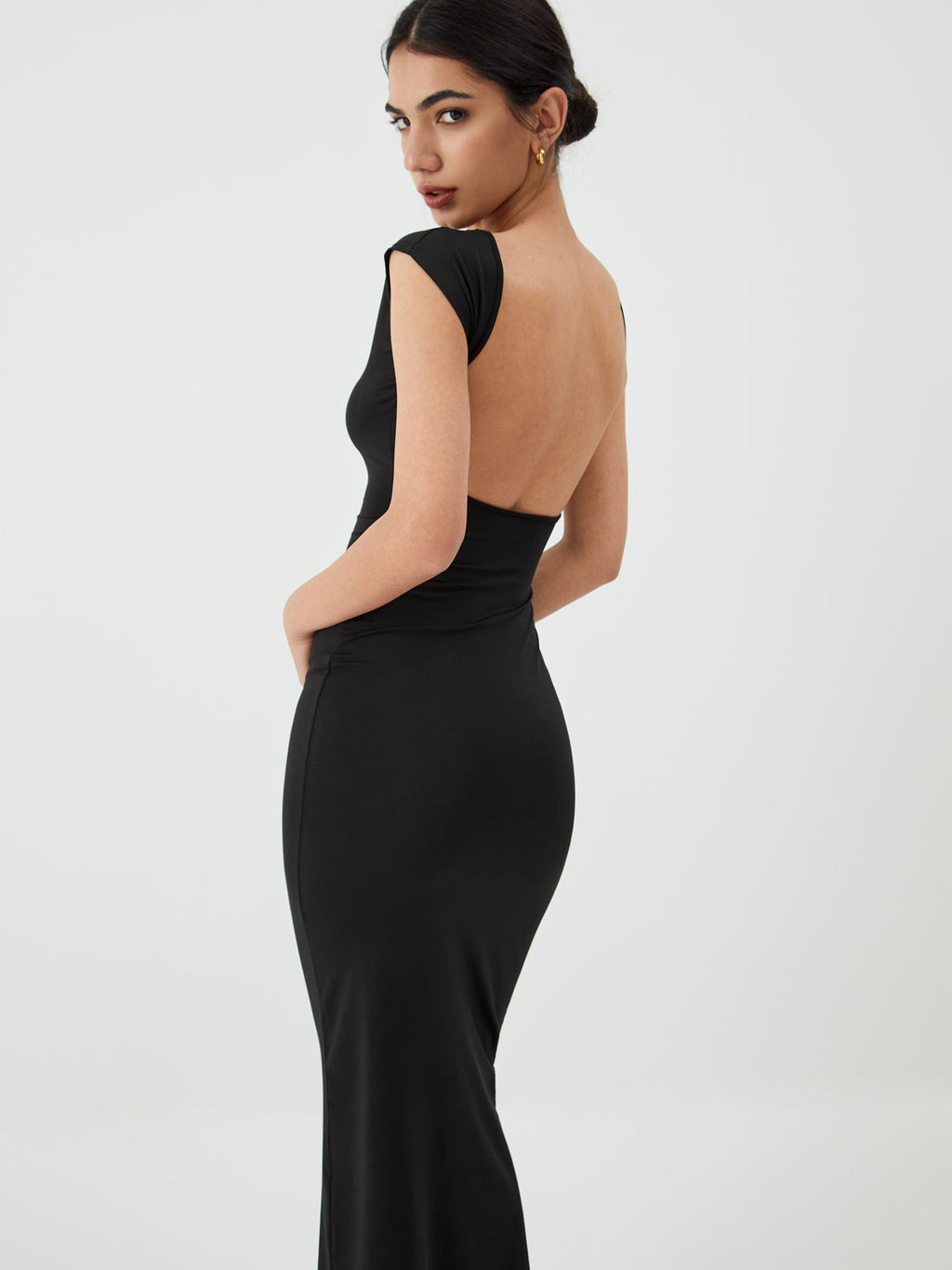 Rare Elegance Solid Backless Midi Dress