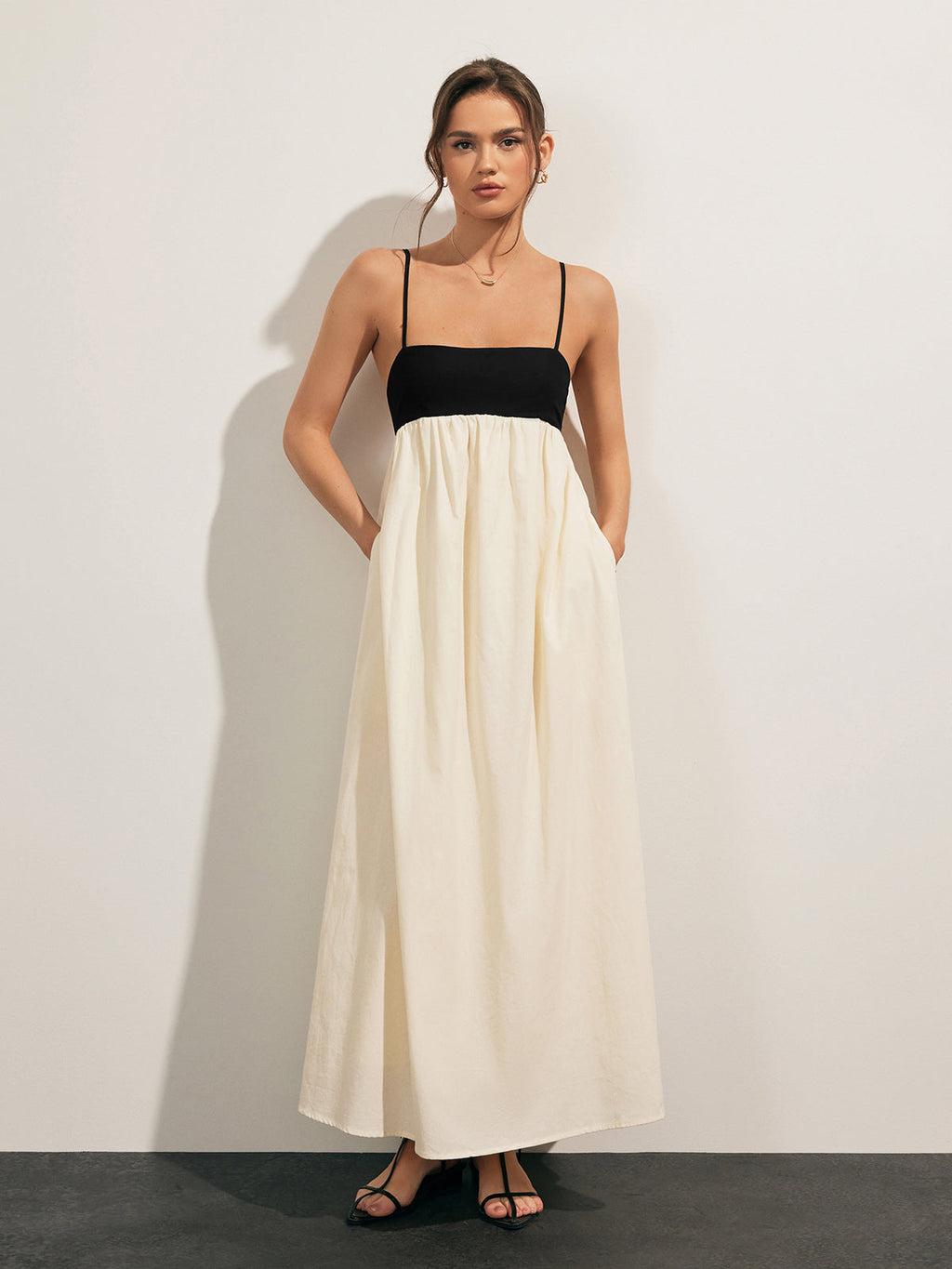 Pocket Detail Open Back Contrast Long Dress