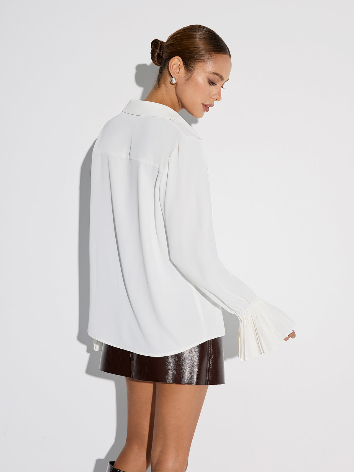 Classic Gesture Pleated Bell Sleeve Shirt