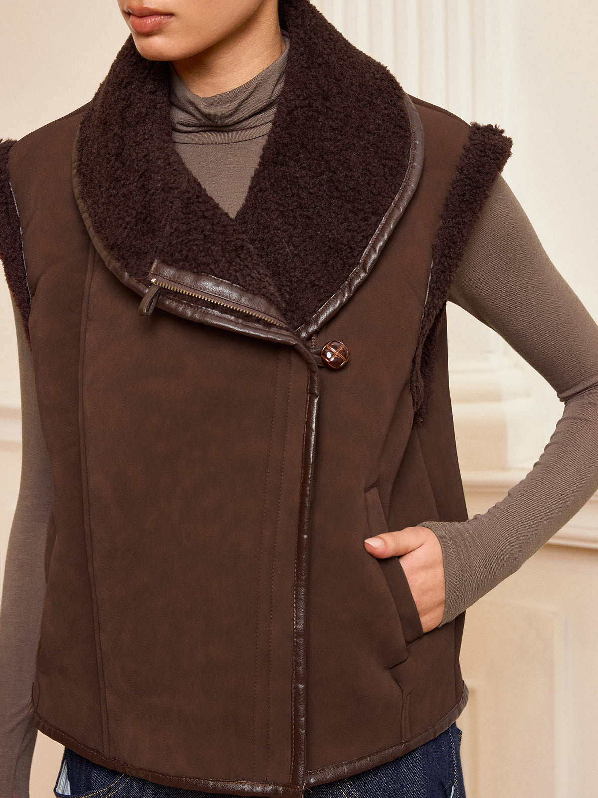 Chic Collared Zip-Up Shearling Vest