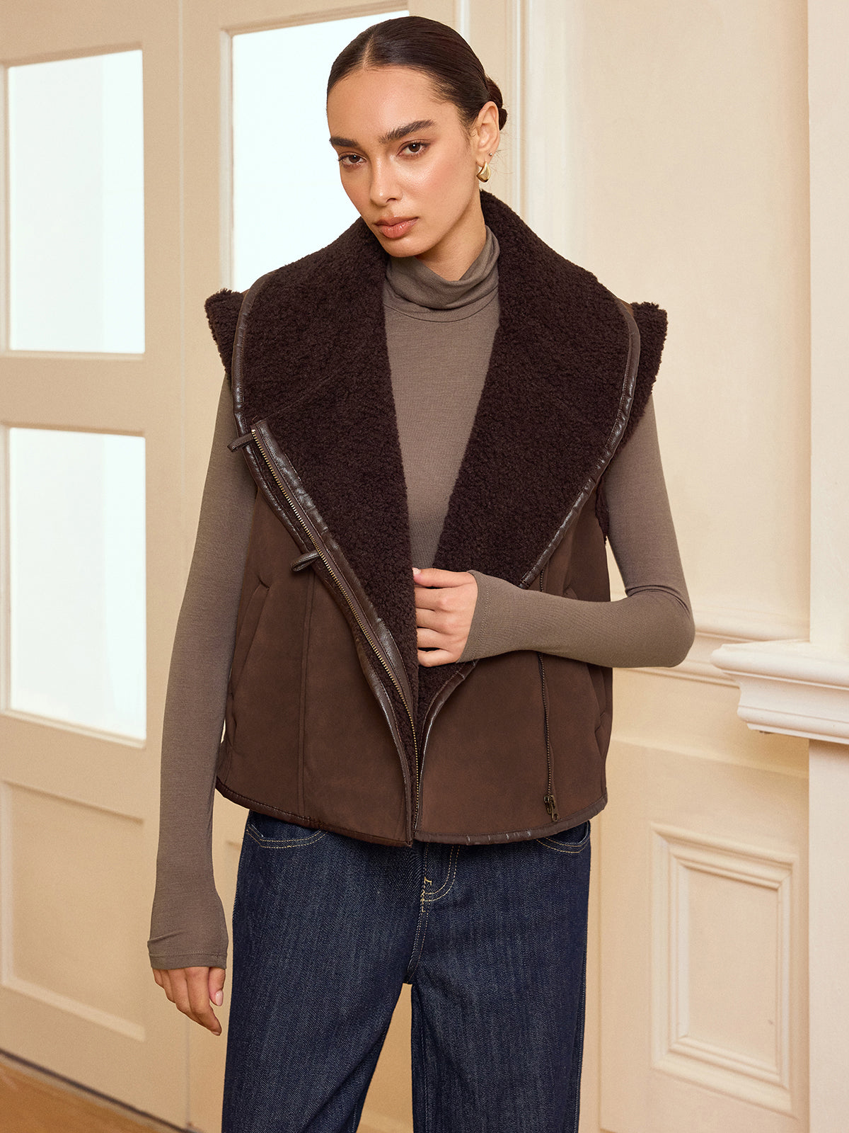Chic Collared Zip-Up Shearling Vest