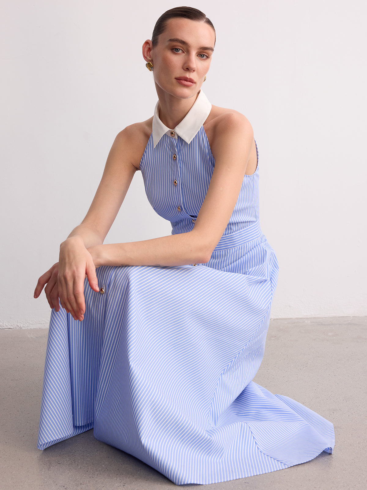 Amy Sleeveless Buttoned Maxi Dress