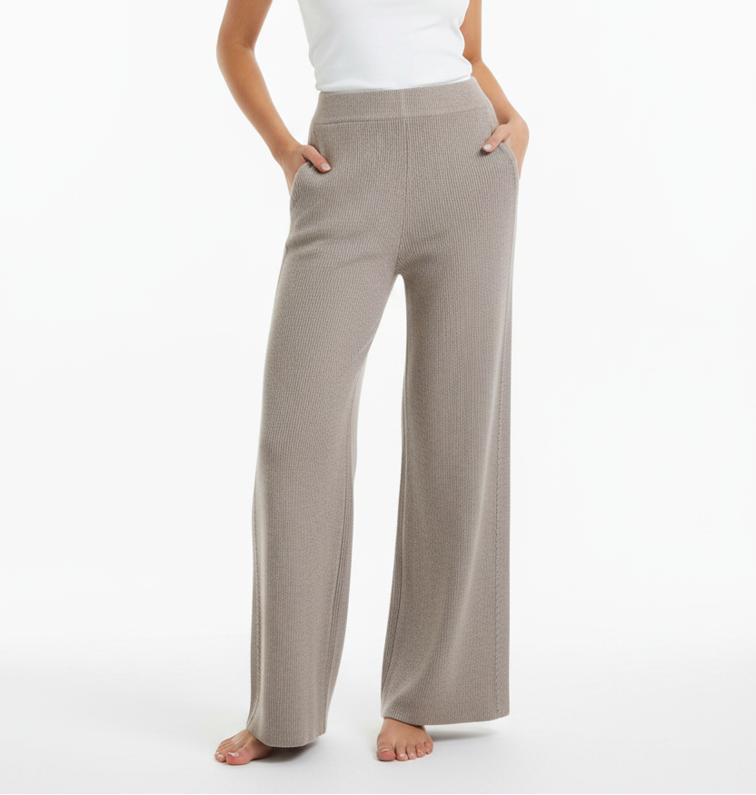 Dora Knit Pants Studio Model Shot