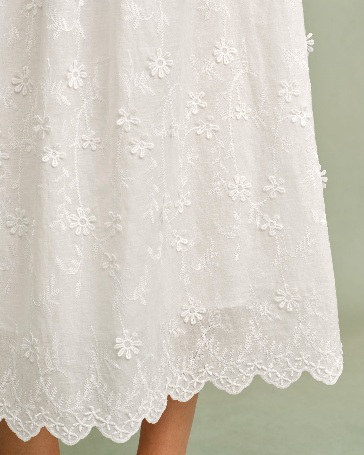 Daisy Fresh Floral Round Neck Midi Dress